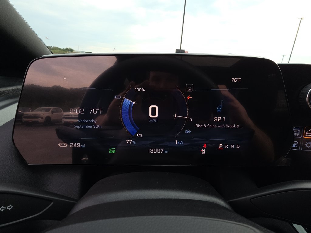 Used 2025 Chevrolet Equinox EV RS w/ Convenience Package II FWD image 16