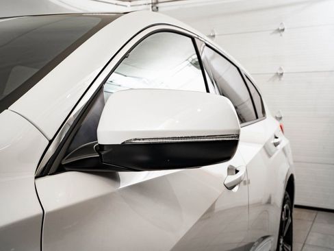 Used 2026 Acura RDX SH-AWD w/ Technology Package image 16