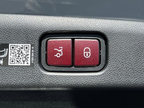 New 2026 Mercedes-Benz E 53 AMG e 4MATIC Sedan image 25