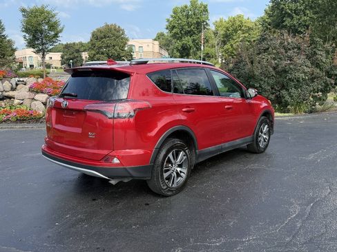 Used 2016 Toyota RAV4 XLE AWD/4WD image 4