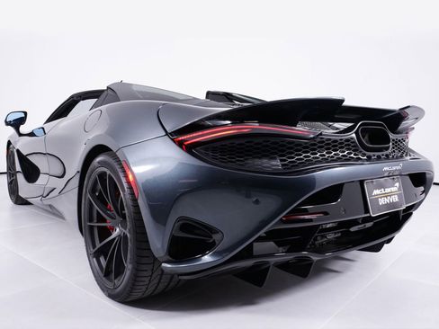 Used 2024 McLaren 750S Spider image 20