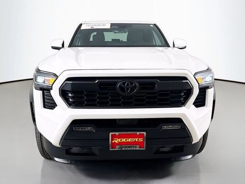 Certified 2025 Toyota Tacoma TRD Off-Road AWD/4WD image 2