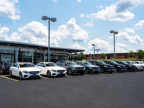 Used 2025 Mercedes-Benz GLE 450e 4MATIC image 29