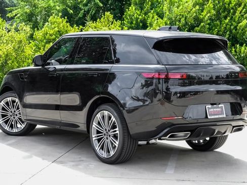 New 2026 Land Rover Range Rover Sport Dynamic SE AWD/4WD image 13