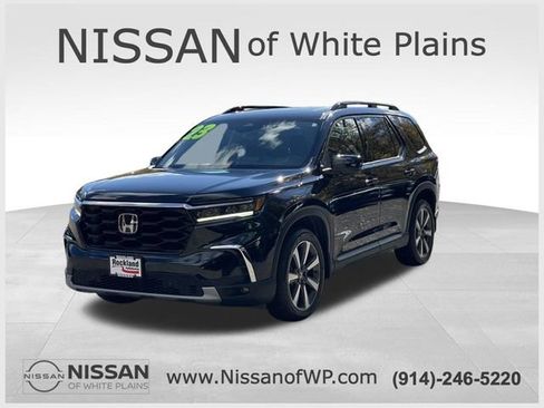Used 2023 Honda Pilot Touring image 1