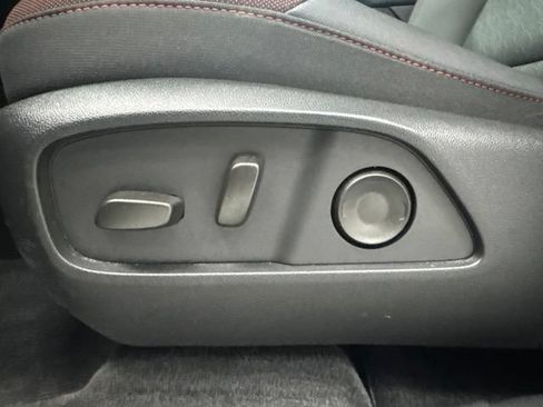 Used 2025 Chevrolet Equinox RS w/ Safety and Technology Package AWD/4WD image 10