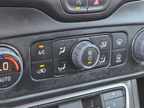 Used 2023 GMC Terrain SLE w/ Driver Convenience Package FWD image 22