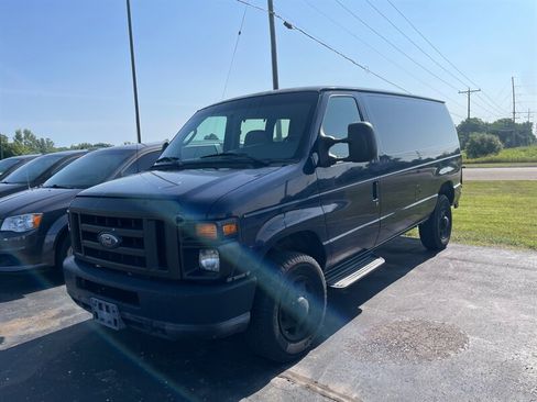 Used 2008 Ford E-350 and Econoline 350 Super Duty RWD image 2