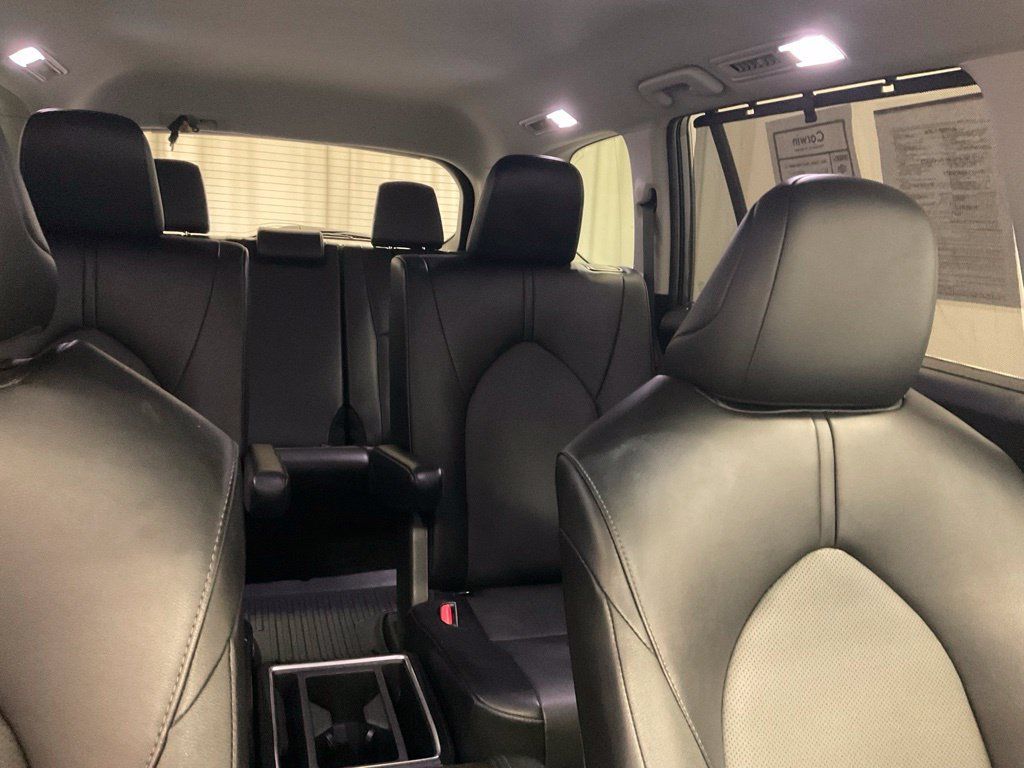 Used 2025 Toyota Grand Highlander AWD image 30