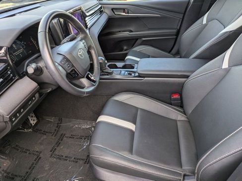 Used 2025 Toyota Camry SE image 24