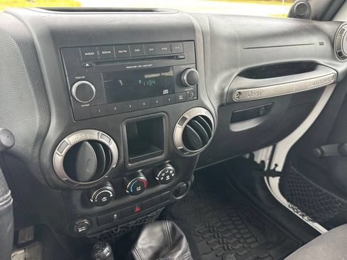 Used 2014 Jeep Wrangler Sport AWD/4WD image 26