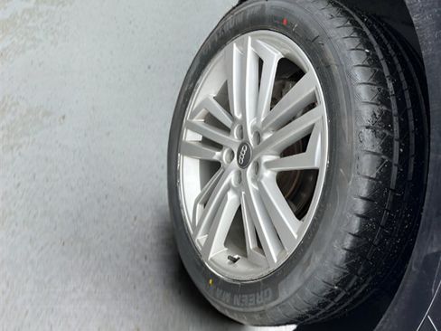 Used 2018 Audi Q5 2.0T Premium Plus w/ Premium Plus Package image 9