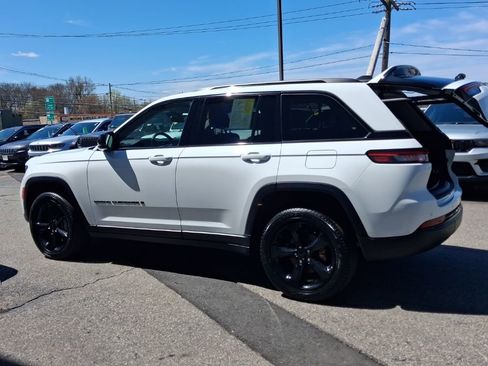Certified 2023 Jeep Grand Cherokee Limited w/ Black Appearance Package AWD/4WD image 14