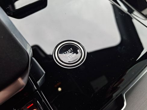 New 2026 Land Rover Range Rover Sport SE image 18