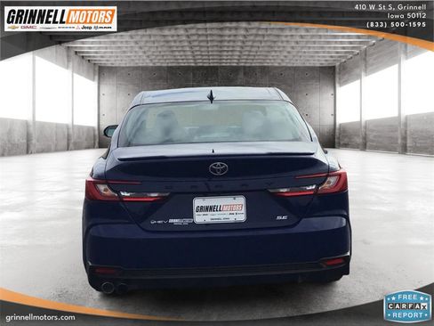 Used 2025 Toyota Camry SE image 6