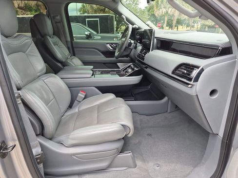 Used 2020 Lincoln Navigator L Reserve w/ Luxury Package AWD/4WD image 25