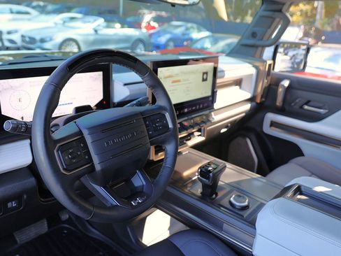 Used 2024 GMC Hummer EV 2X w/ Extreme Off-Road Package image 2