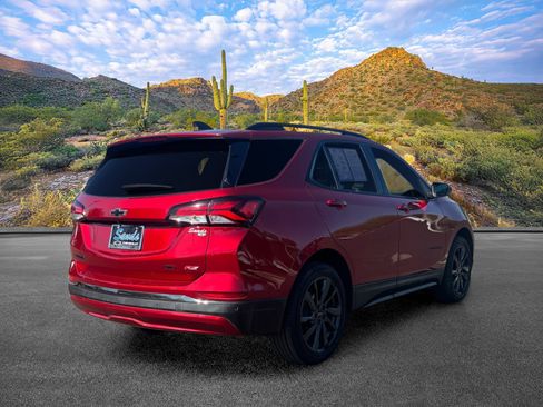 Used 2022 Chevrolet Equinox RS AWD/4WD image 4