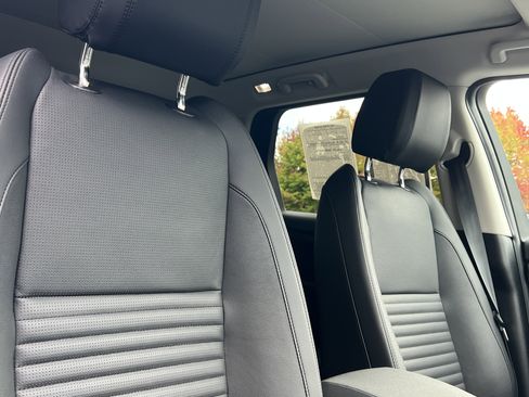 Certified 2024 Land Rover Discovery Sport S image 13