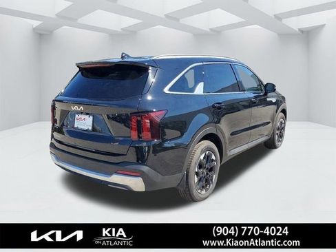 New 2025 Kia Sorento S FWD image 2