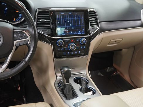 Certified 2020 Jeep Grand Cherokee Limited w/ Luxury Group II image 26