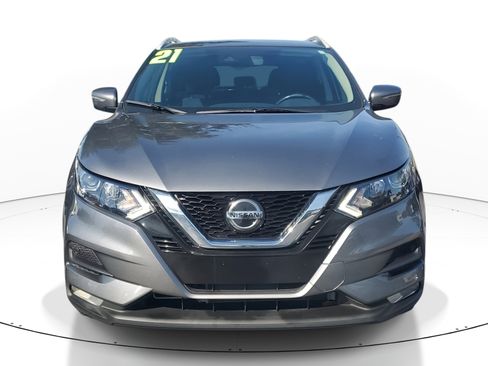 Used 2021 Nissan Rogue Sport SV image 2