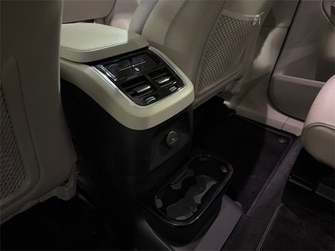 Used 2022 Volvo XC90 T8 Inscription Expression image 27