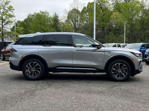 New 2026 Lincoln Nautilus Premier image 2