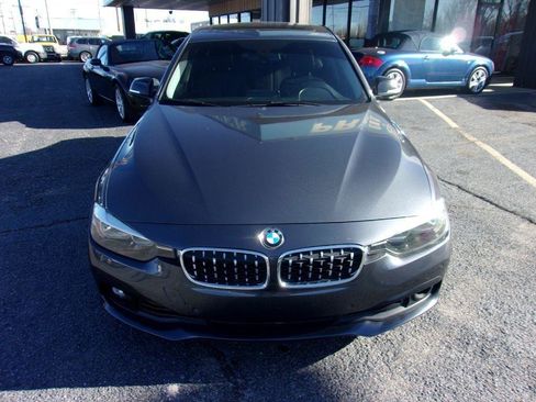 Used 2016 BMW 320i xDrive Sedan AWD/4WD image 2