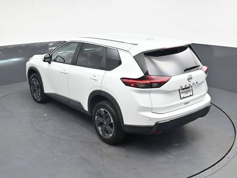 Used 2025 Nissan Rogue SV FWD image 35