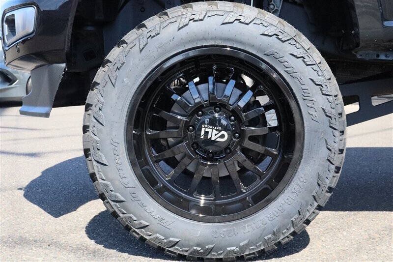 Used 2024 Ford F350 Platinum AWD/4WD image 13