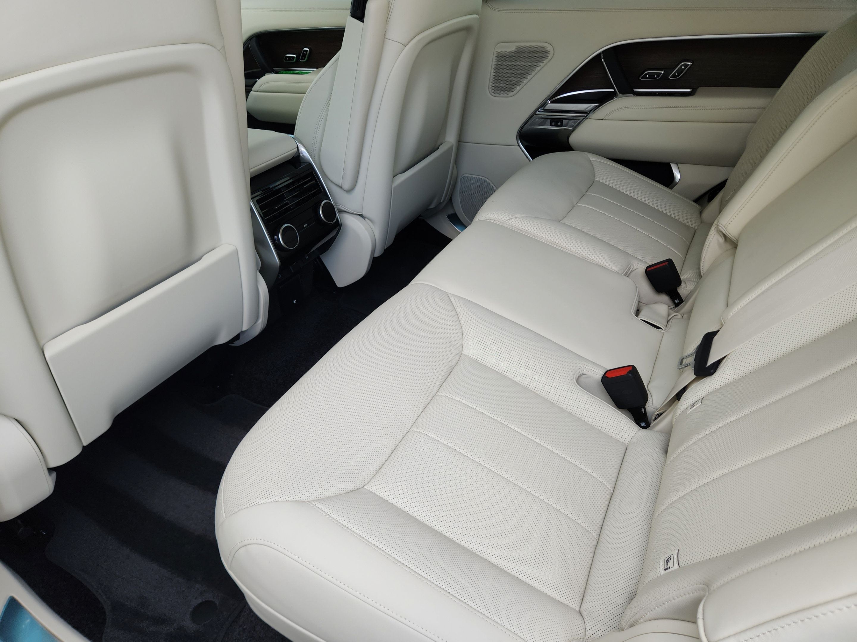 Used 2015 Mercedes-Benz SL 550 image 23
