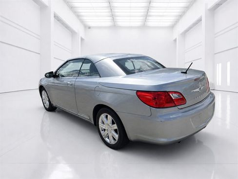 Used 2010 Chrysler Sebring Limited FWD image 17