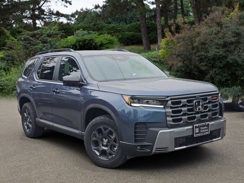 New 2026 Honda Pilot TrailSport image 1