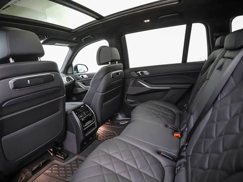 Used 2027 BMW X7 xDrive40i w/ M Sport Package AWD/4WD image 21