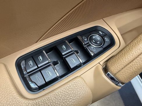Used 2014 Porsche Cayenne Diesel AWD/4WD image 19