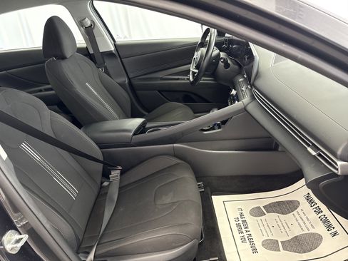 Used 2023 Hyundai Elantra SEL w/ Convenience Package image 12