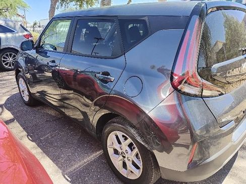Certified 2025 Kia Soul LX w/ LX Technology Package FWD image 9