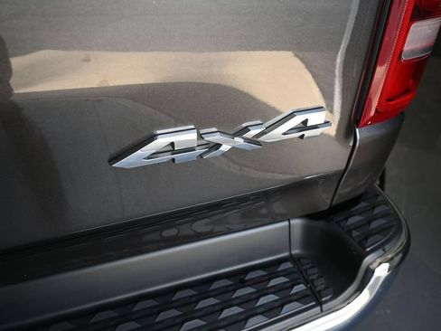 Used 2019 RAM 1500 Laramie AWD/4WD image 18