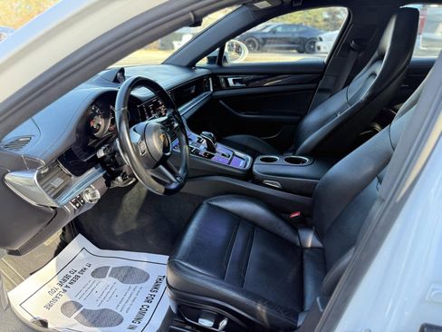 Used 2021 Porsche Panamera image 22