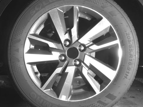 Used 2025 Nissan Versa SV image 14