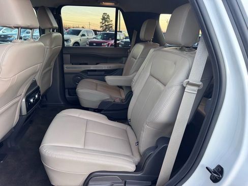 Used 2021 Ford Expedition XLT image 27