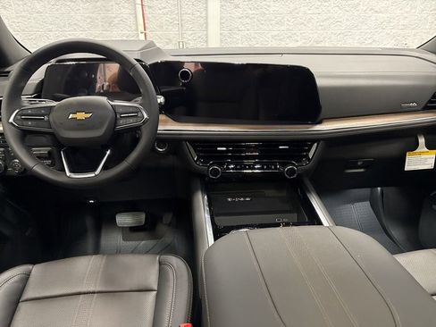 New 2026 Chevrolet Suburban High Country w/ Sun And Tow Package AWD/4WD image 10