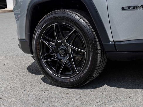Used 2025 Jeep Compass Limited AWD/4WD image 7
