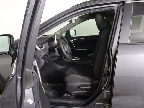 Used 2024 Toyota RAV4 LE AWD/4WD image 25