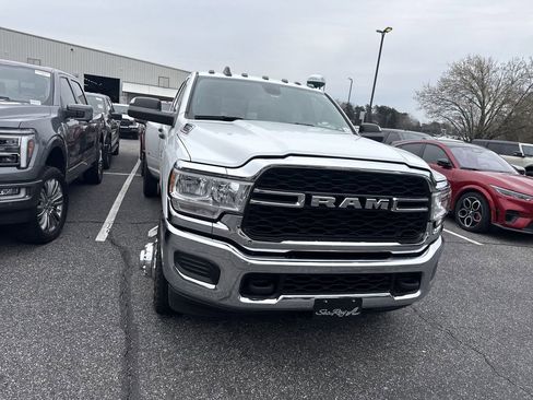 Used 2022 RAM 3500 Tradesman image 4