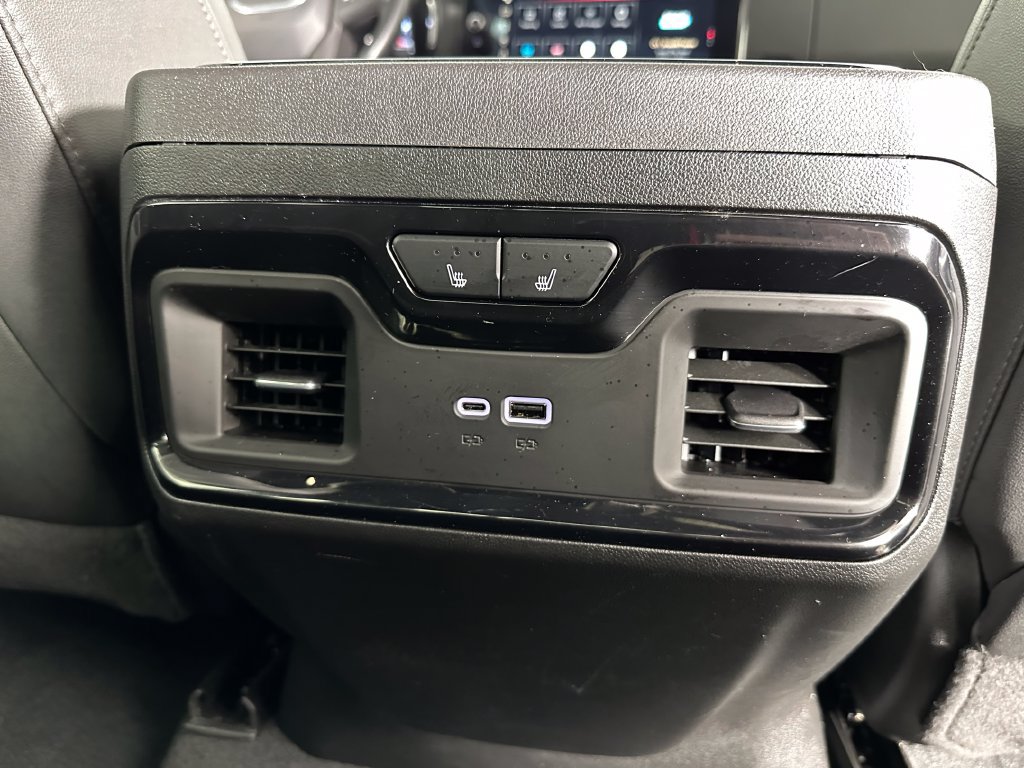 Used 2025 GMC Sierra 2500 AT4 w/ AT4 Premium Plus Package AWD/4WD image 30