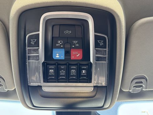 Used 2025 RAM 1500 Limited image 27