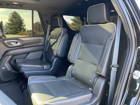 Used 2021 GMC Yukon SLT w/ SLT Luxury Plus Package image 8