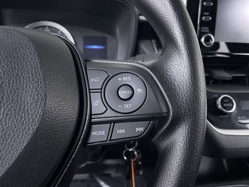 Used 2020 Toyota Corolla LE image 25